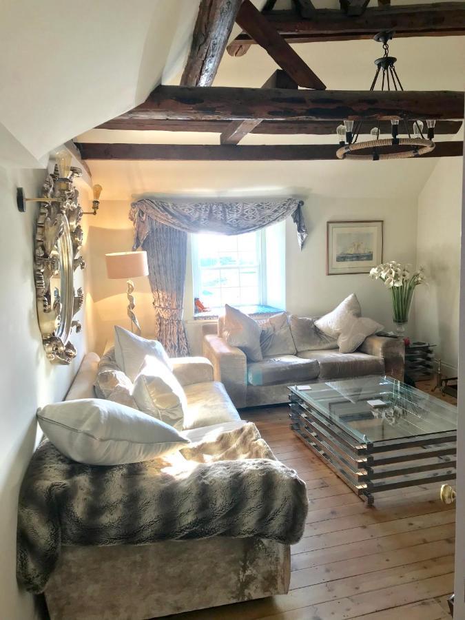 Duke Of Monmouth Penthouse Luxury Apartment, Lyme Regis, 3 Bedroom, Hot Tub, Garden, Dog Friendly ภายนอก รูปภาพ