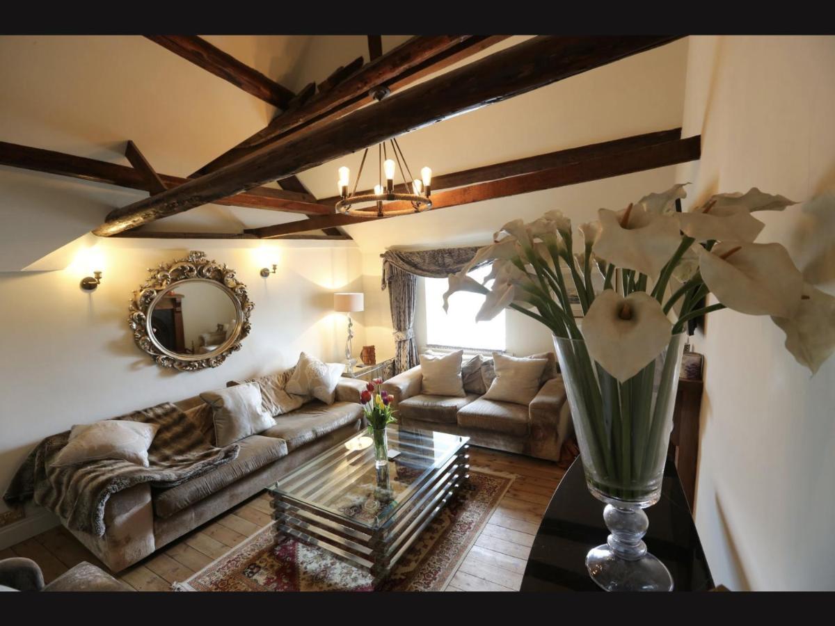 Duke Of Monmouth Penthouse Luxury Apartment, Lyme Regis, 3 Bedroom, Hot Tub, Garden, Dog Friendly ภายนอก รูปภาพ